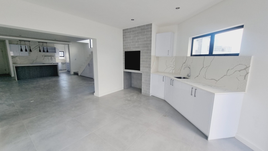 4 Bedroom Property for Sale in Sandown Western Cape